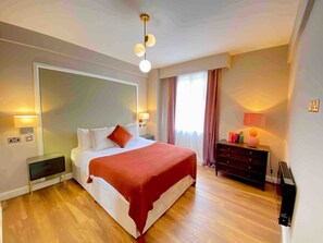 2 bedrooms, iron/ironing board, Internet, bed sheets