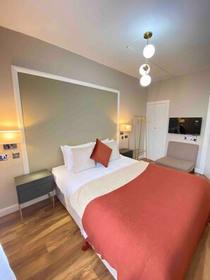 2 bedrooms, iron/ironing board, Internet, bed sheets