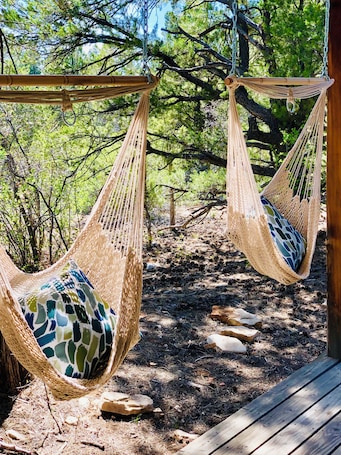 Property grounds. Zion & Bryce Family Cabin With Wifi, AC, Hiking Trails In Secluded Pine Forrest