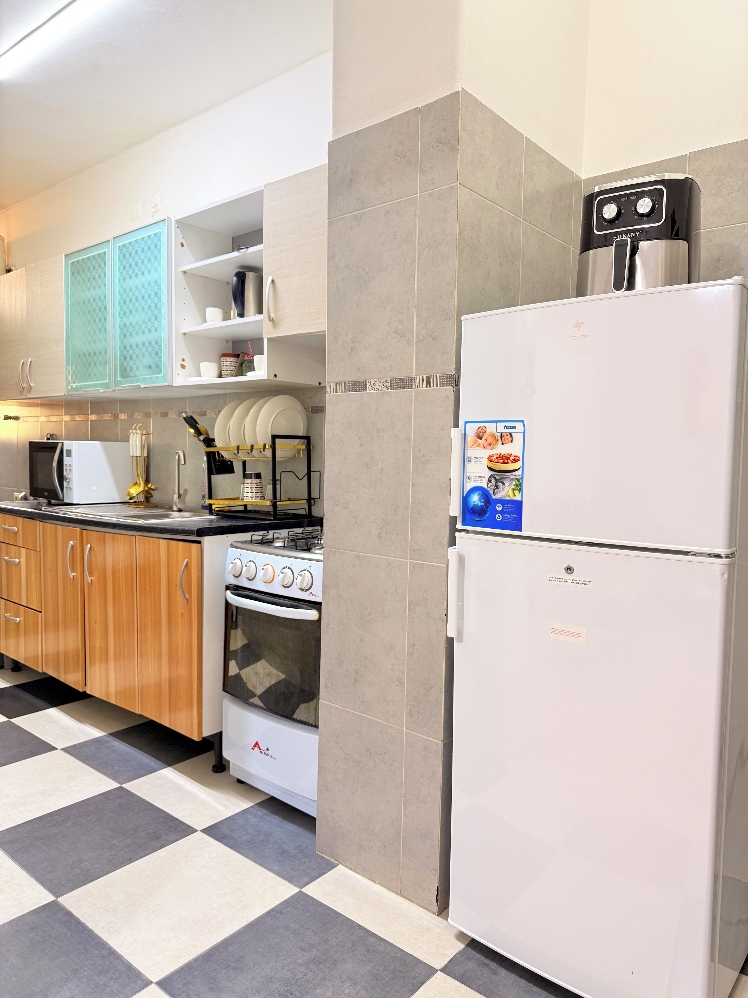 Fridge, microwave, oven, stovetop