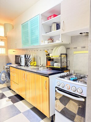 Fridge, microwave, oven, stovetop