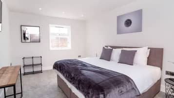 3 dormitorios, tabla de planchar con plancha, wifi gratis y ropa de cama