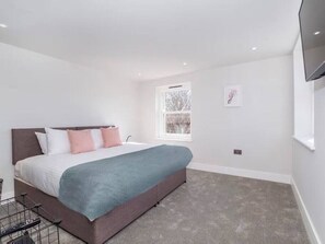 4 Schlafzimmer, Bügeleisen/Bügelbrett, kostenloses WLAN, Bettwäsche