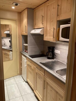 Kühlschrank, Mikrowelle, Geschirrspüler