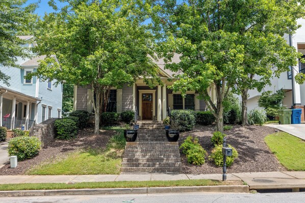 Exterior - Walk to Shops in Atlantic Station (Atlanta)