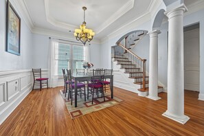 Dining - Walk to Shops in Atlantic Station (Atlanta)