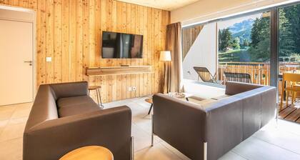 Ă 10m des pistes de ski, tĂ©lĂ©vision, casier Ă ski, 102mÂČ, Les 7 Laux