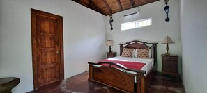 Vila design, vários quartos | 5 quartos, roupas de cama premium, camas Select Comfort, escrivaninha
