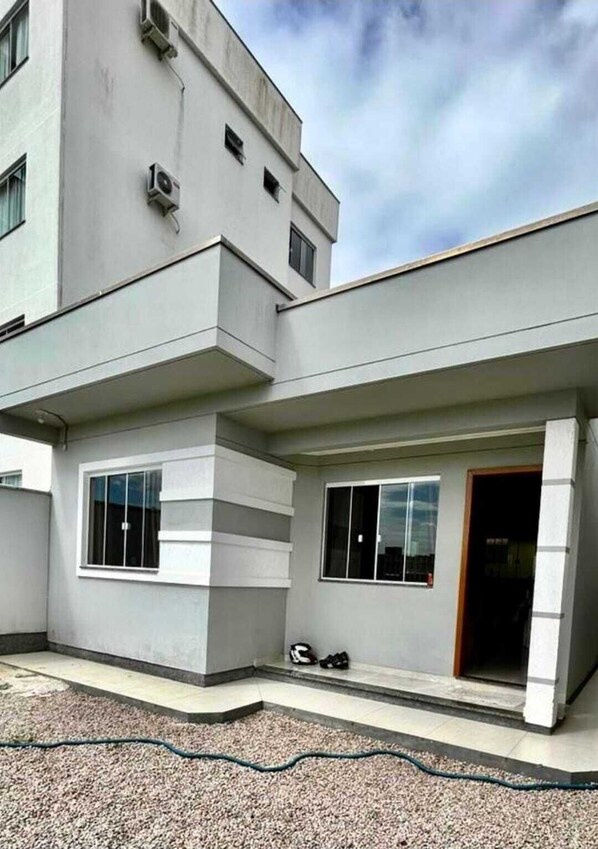 Exterior - PDG Family House The house is fully furnished (Tijucas)