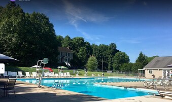 Seasonal outdoor pool, pool umbrellas, sun loungers