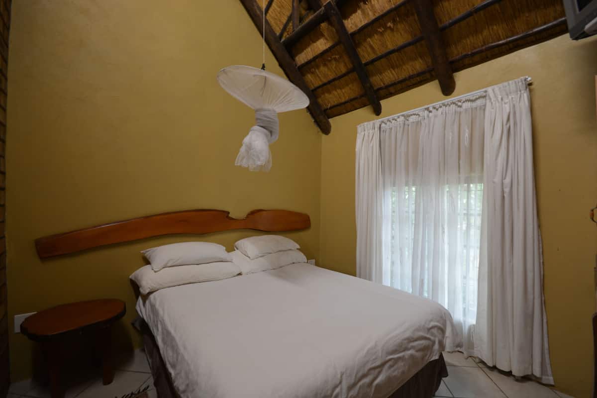 Premium bedding, laptop workspace, free WiFi, bed sheets