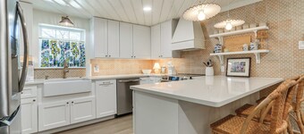 Walk to Lake Texoma: Kingston Retreat w/ Deck!