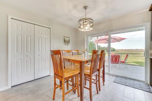 Dining - Nature-Packed Family Escape Near Lake Tohopekaliga (Kissimmee)