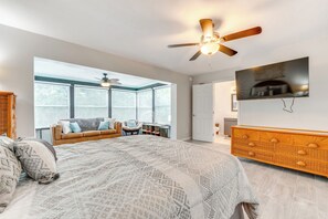 3 bedrooms, desk, iron/ironing board, Internet - Nature-Packed Family Escape Near Lake Tohopekaliga (Kissimmee)