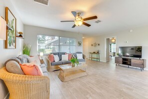 TV, table football, offices - Nature-Packed Family Escape Near Lake Tohopekaliga (Kissimmee)