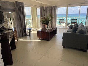 Penthouse | In-room safe, laptop workspace, blackout drapes, iron/ironing board - Hotel Le Roy (St. Lawrence Gap)