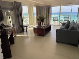 Habitación Premium | Caja fuerte, espacio para trabajar con un portátil, cortinas opacas