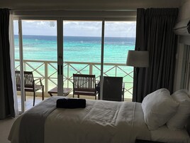 Habitación Premium | Caja fuerte, espacio para trabajar con un portátil, cortinas opacas