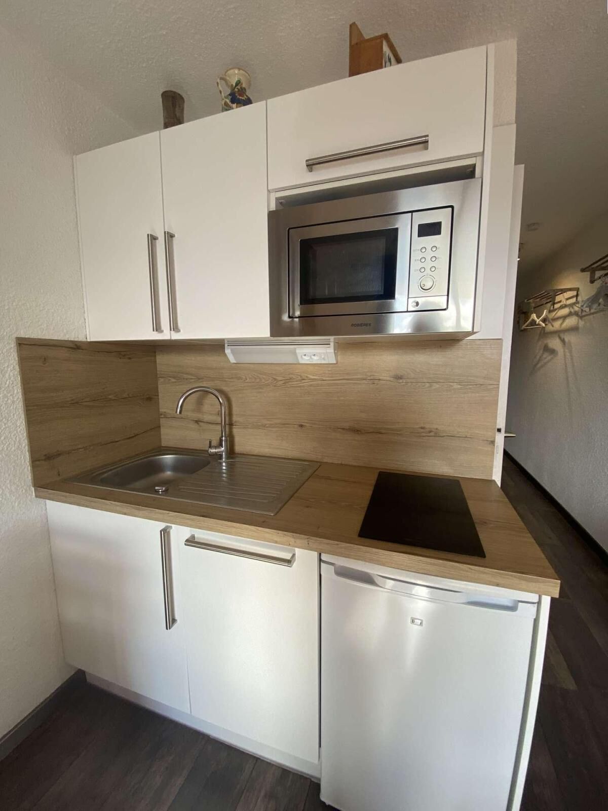 Fridge, microwave, coffee/tea maker