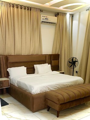 4 bedrooms, WiFi, bed sheets