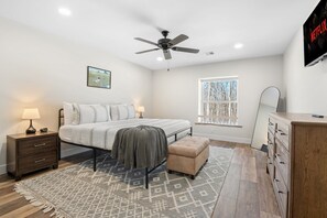 6 habitaciones, tabla de planchar con plancha, wifi y ropa de cama