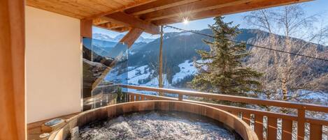 Bain à remous extérieur