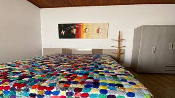 2 quartos, Wi-Fi, roupa de cama, acesso para cadeiras de rodas