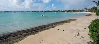 Waterfront villa in the heart of Grand Baie!