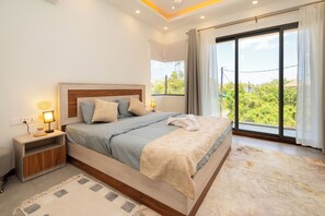3 bedrooms, iron/ironing board, travel crib, WiFi