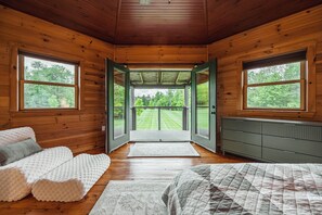 4 bedrooms, WiFi, bed sheets