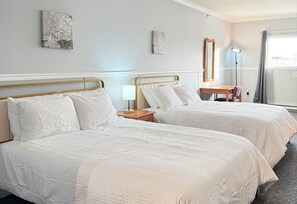 9 chambres, fer et planche à repasser, Wi-Fi, draps fournis