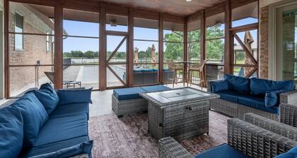 Gorgeous Lakeside Retreat Center – 30 Beds