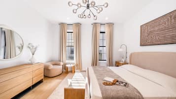 4 bedrooms, iron/ironing board, WiFi, bed sheets