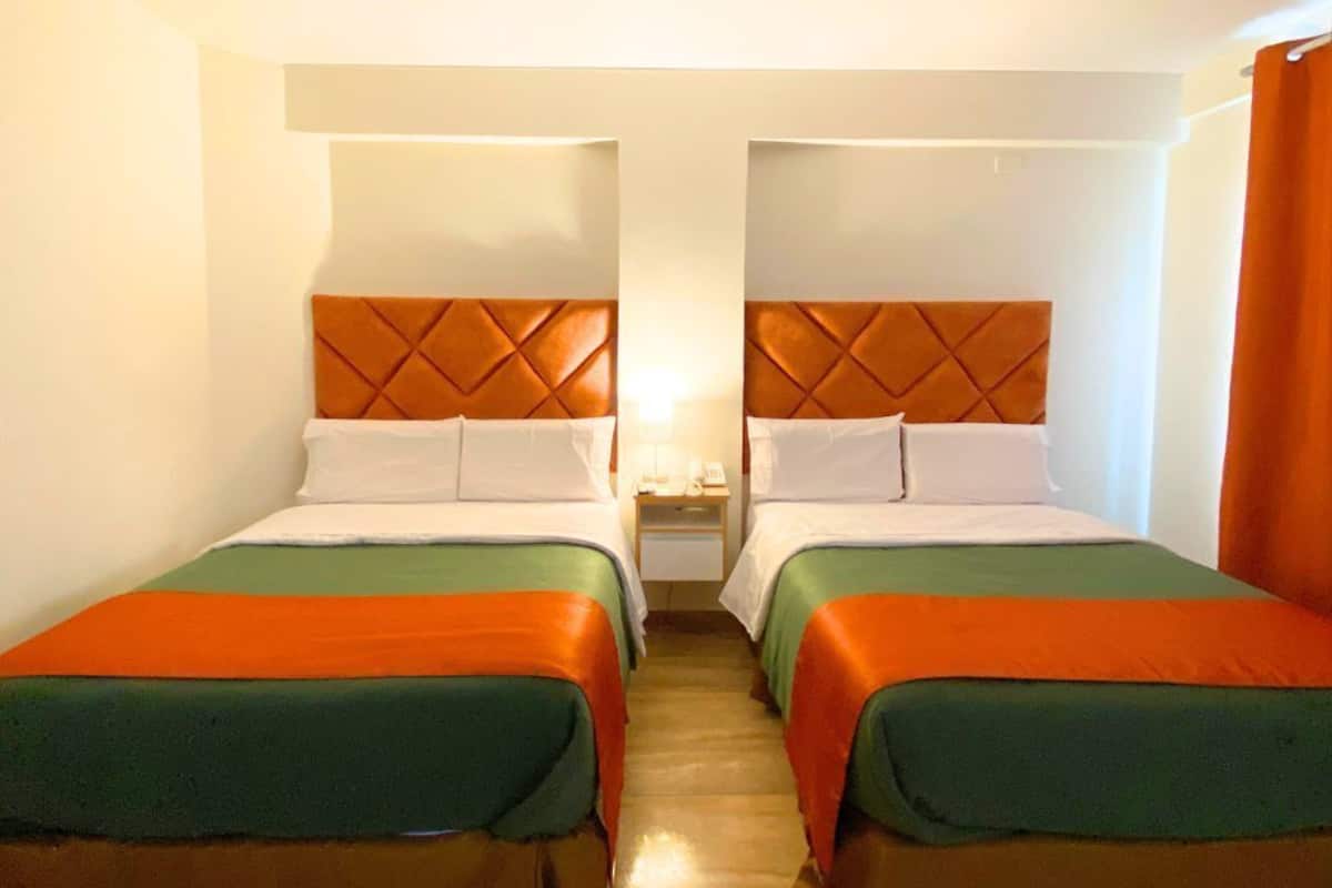 Quarto quádruplo família | 1 quarto, lençóis italianos Frette, roupas de cama premium