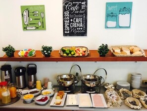 Daily continental breakfast for a fee - HOTEL SOUL MATE INN  (Lima)