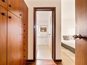 4 habitaciones, escritorio y internet 