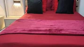 1 bedroom, iron/ironing board, travel cot, free WiFi