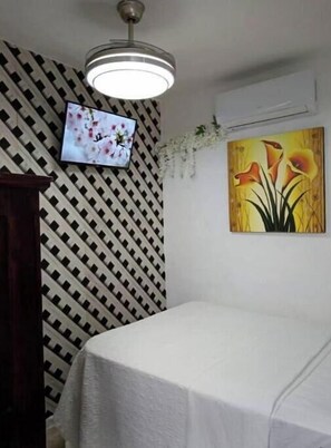 1 bedroom, iron/ironing board, travel cot, WiFi