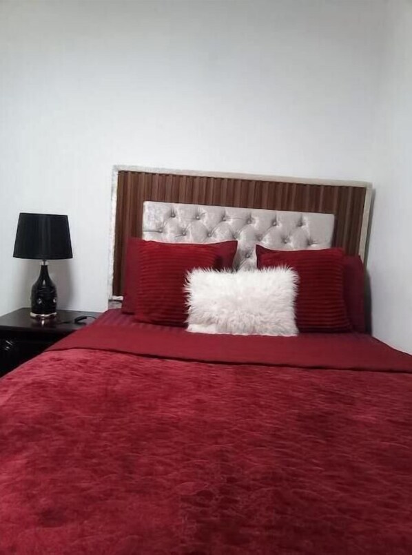 1 bedroom, iron/ironing board, travel cot, WiFi