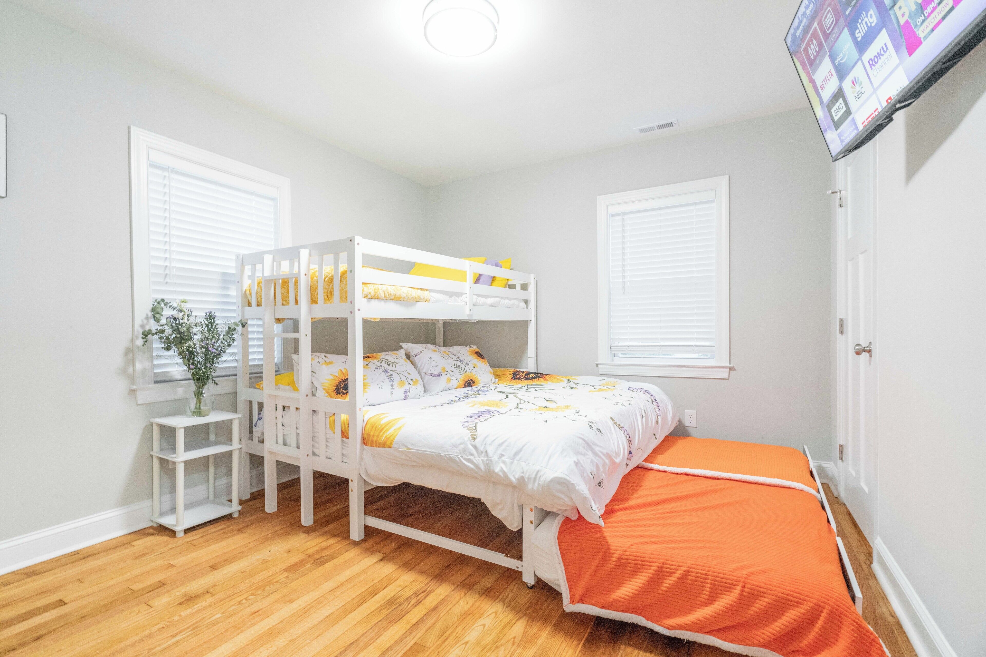 Casa | 3 dormitorios, ropa de cama hipoalergénica, escritorio