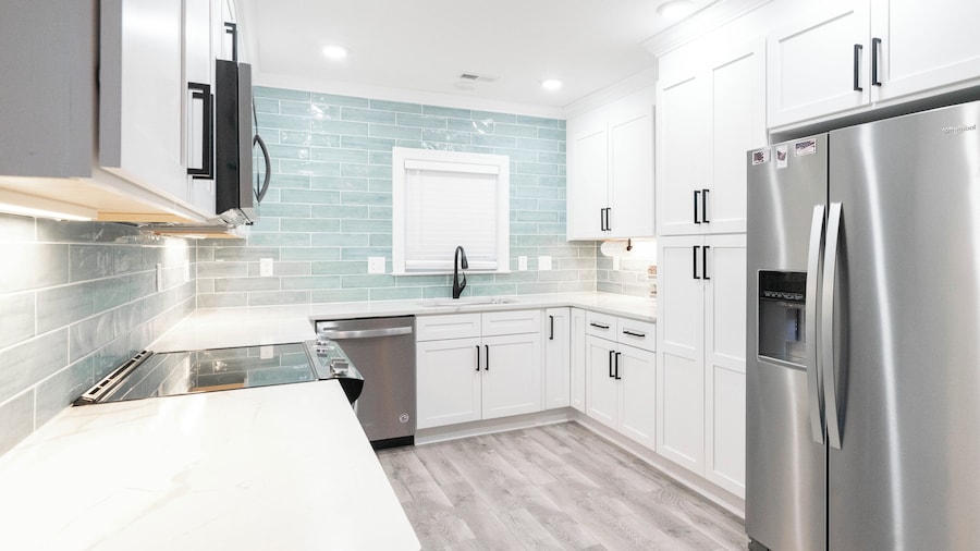 大床 热水浴缸 游戏机 烧烤架和火坑