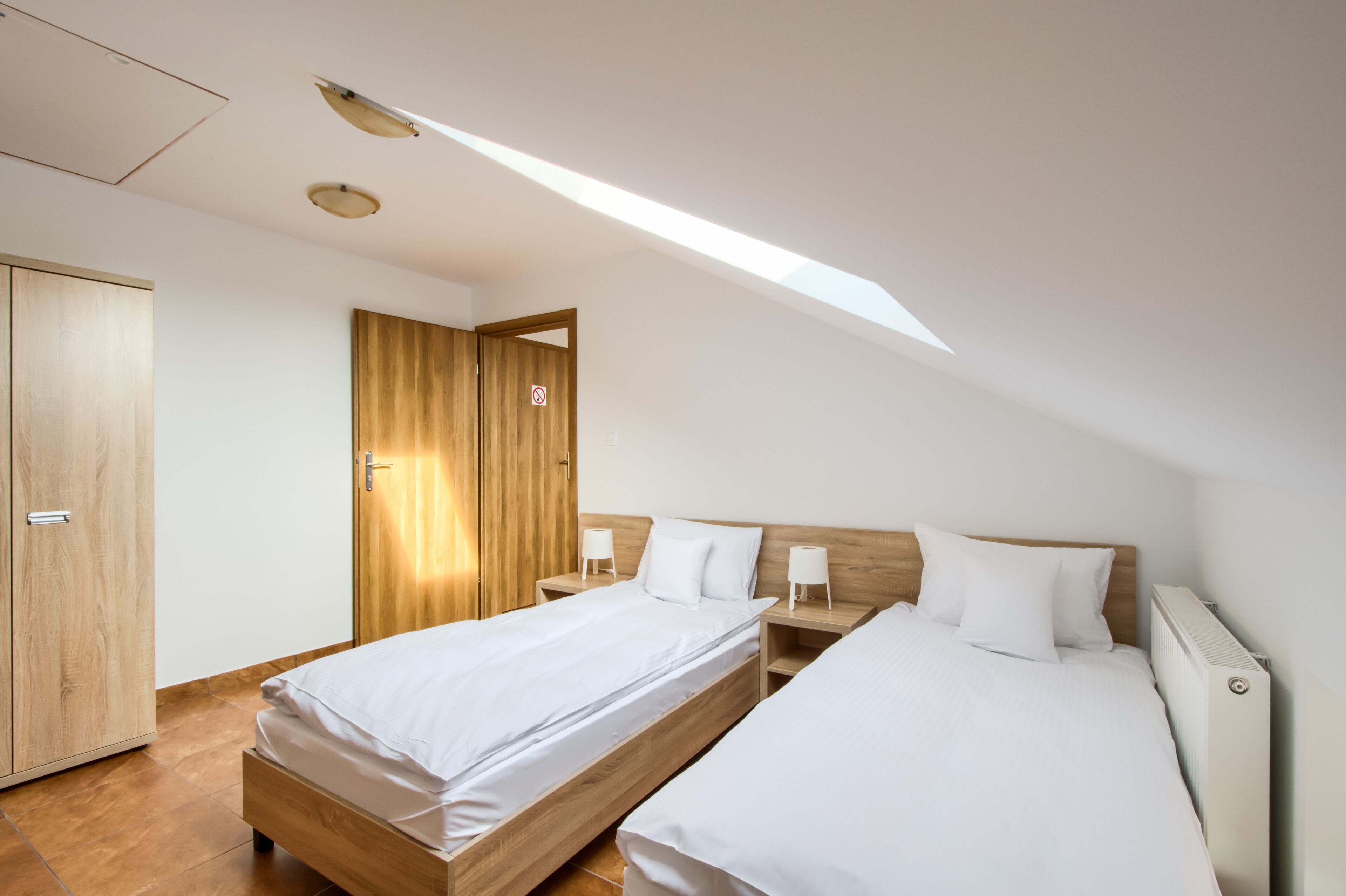 Classic-Vierbettzimmer | Schreibtisch, Verdunkelungsvorhänge, Bügeleisen/Bügelbrett