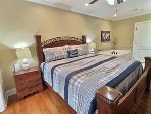 2 makuuhuonetta, silitysrauta/-lauta, ilmainen Wi-Fi, vuodevaatteet