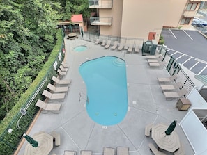 Piscina all'aperto, una piscina riscaldata