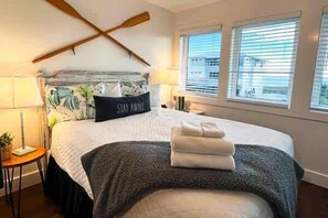 3 slaapkamers, een bureau, een strijkplank/strijkijzer, wifi