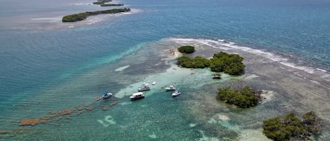靠近海滩、沙滩毛巾