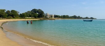 Seaside Family Villa 3 mins walk to the pristine Saly beach