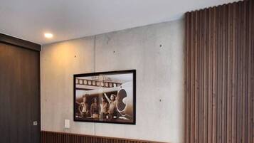 1 bedroom, desk, iron/ironing board, WiFi