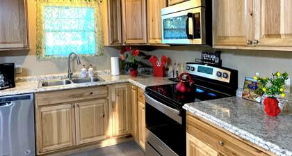 Bohemian Home•King Bed•Long Stay•RV Trailer Parking•Ren Fest