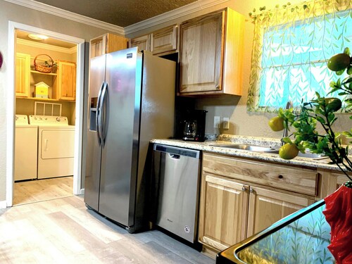 3BR Bohemian Home King/Queen+Free RV-Boat-Trailer Parking/Great for Long Stay!